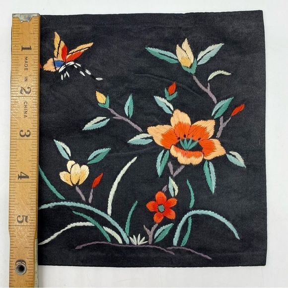 Vintage Dun Huang Chinese Silk Hand Embroidered Tapestries Doilies Set of Five - Picture 12 of 12